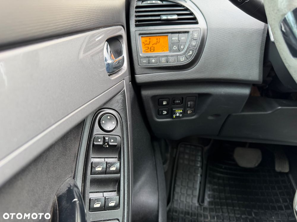 Citroën C4 Picasso - 6