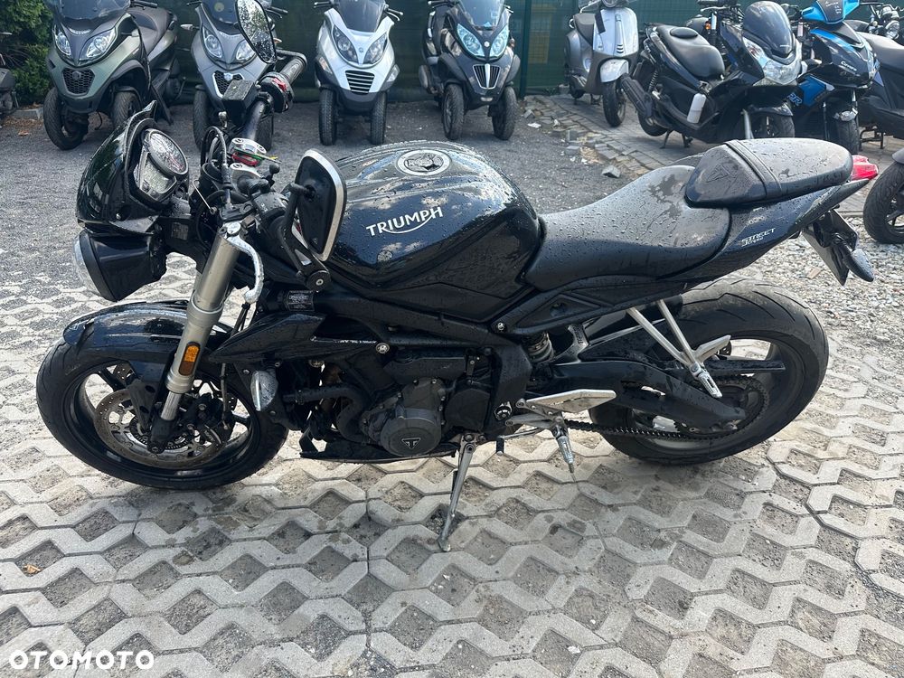 Triumph Street Triple - 4