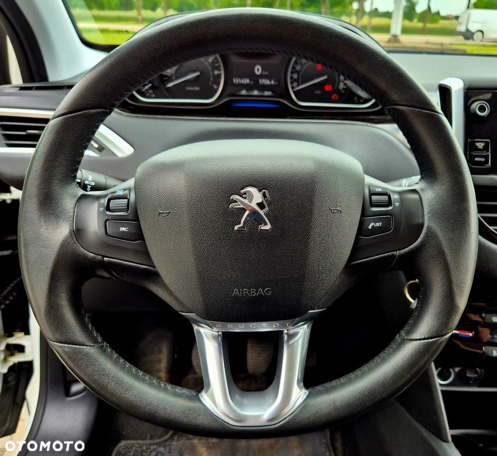 Peugeot 208 - 21