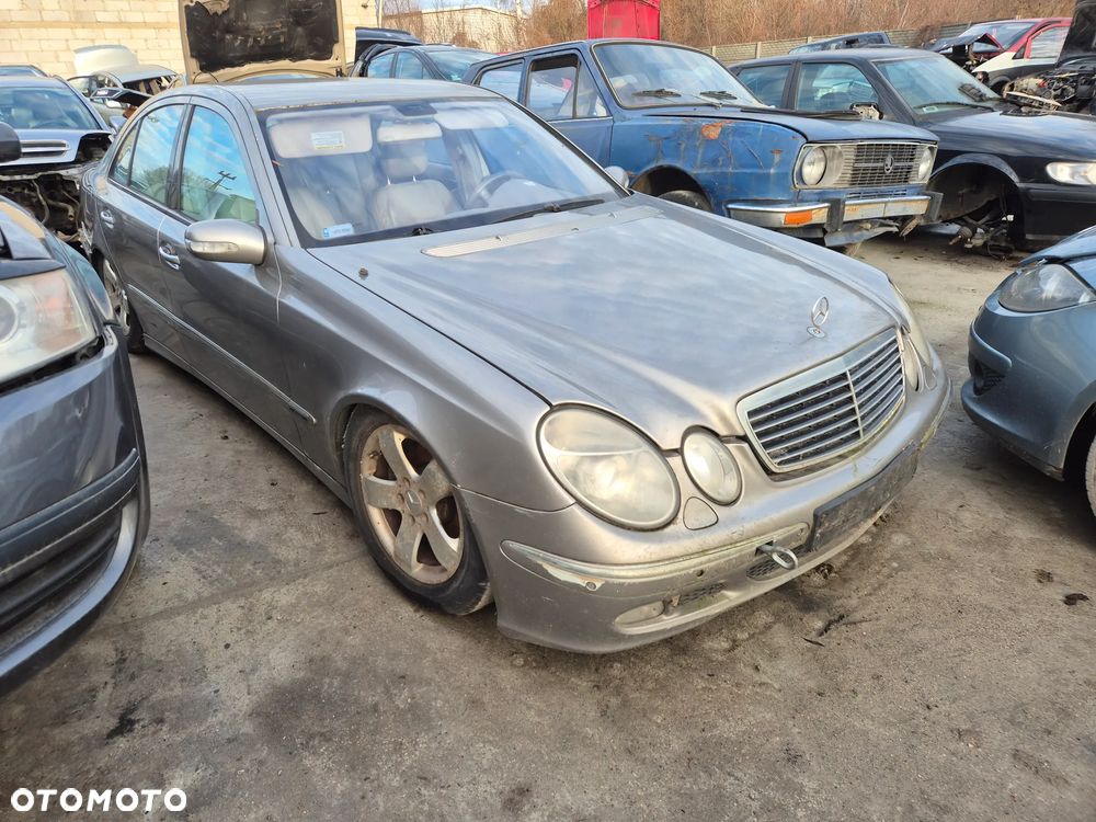 mercedes w211 fotel kanapa deska kokpit podsufitka boczek podłokietnik licznik panel szyb stacyjka - 1