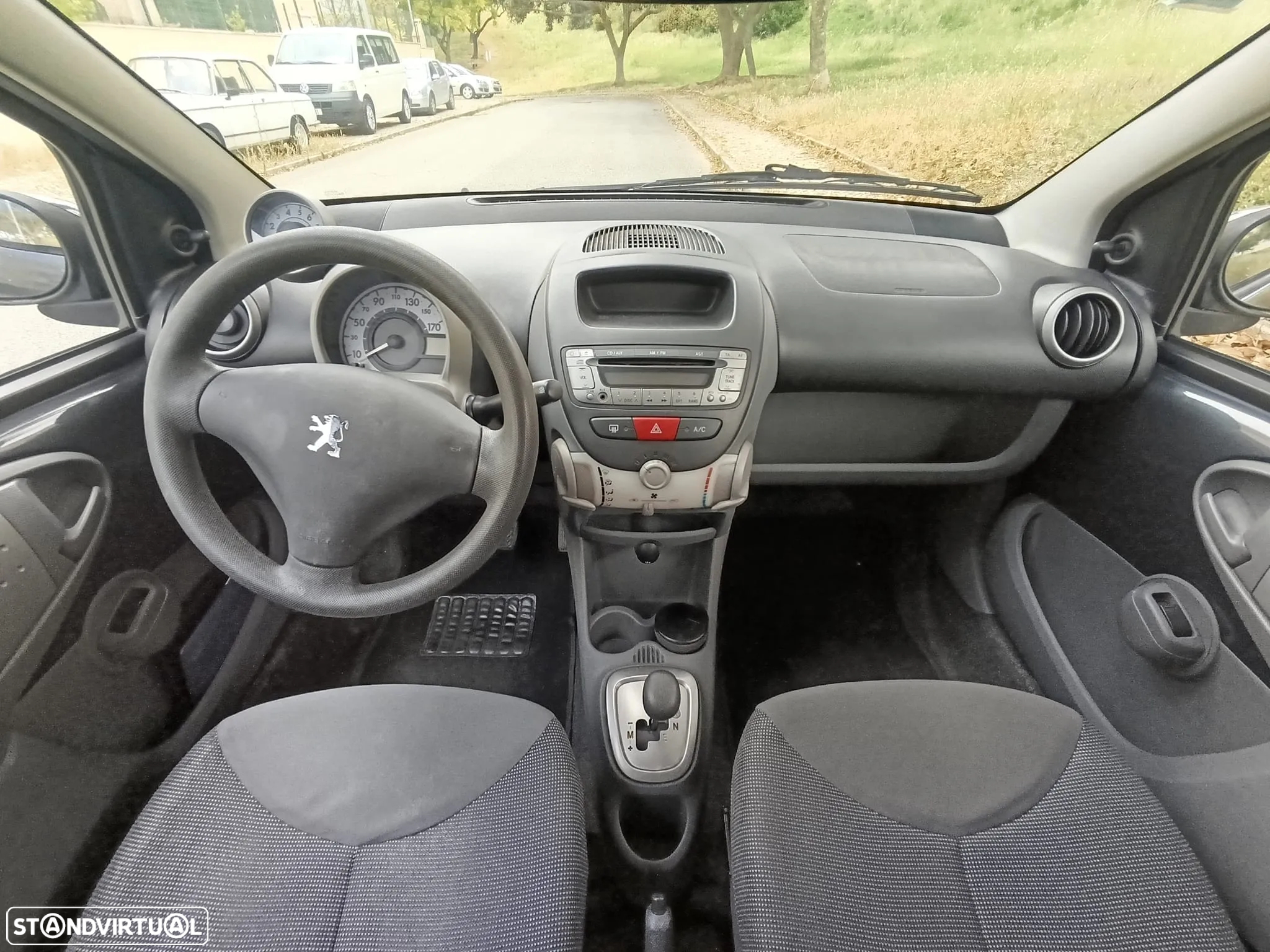Peugeot 107 1.0 Urban 2 Tronic - 18