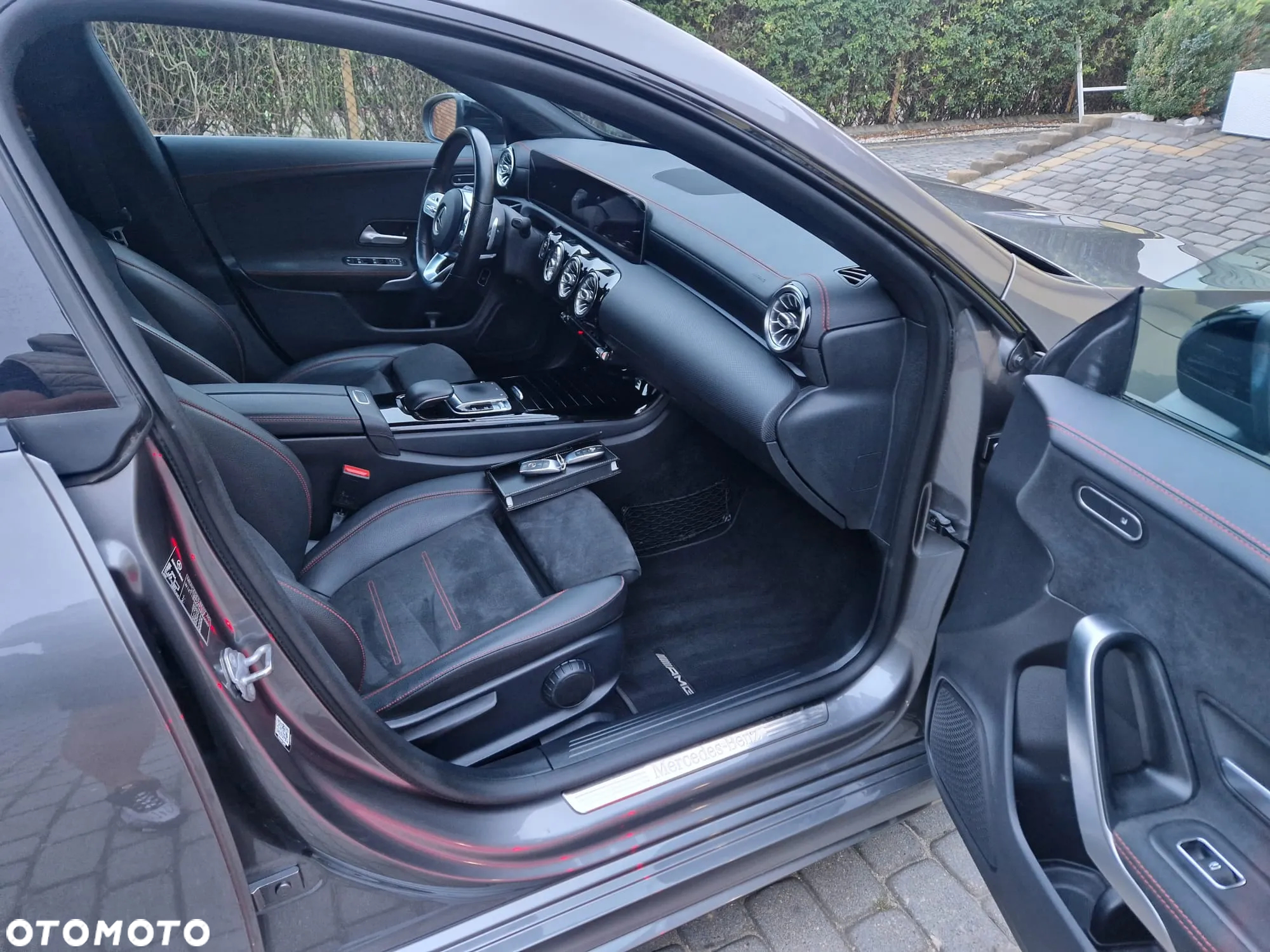 Mercedes-Benz CLA 220 Shooting Brake 7G-DCT AMG Line - 10