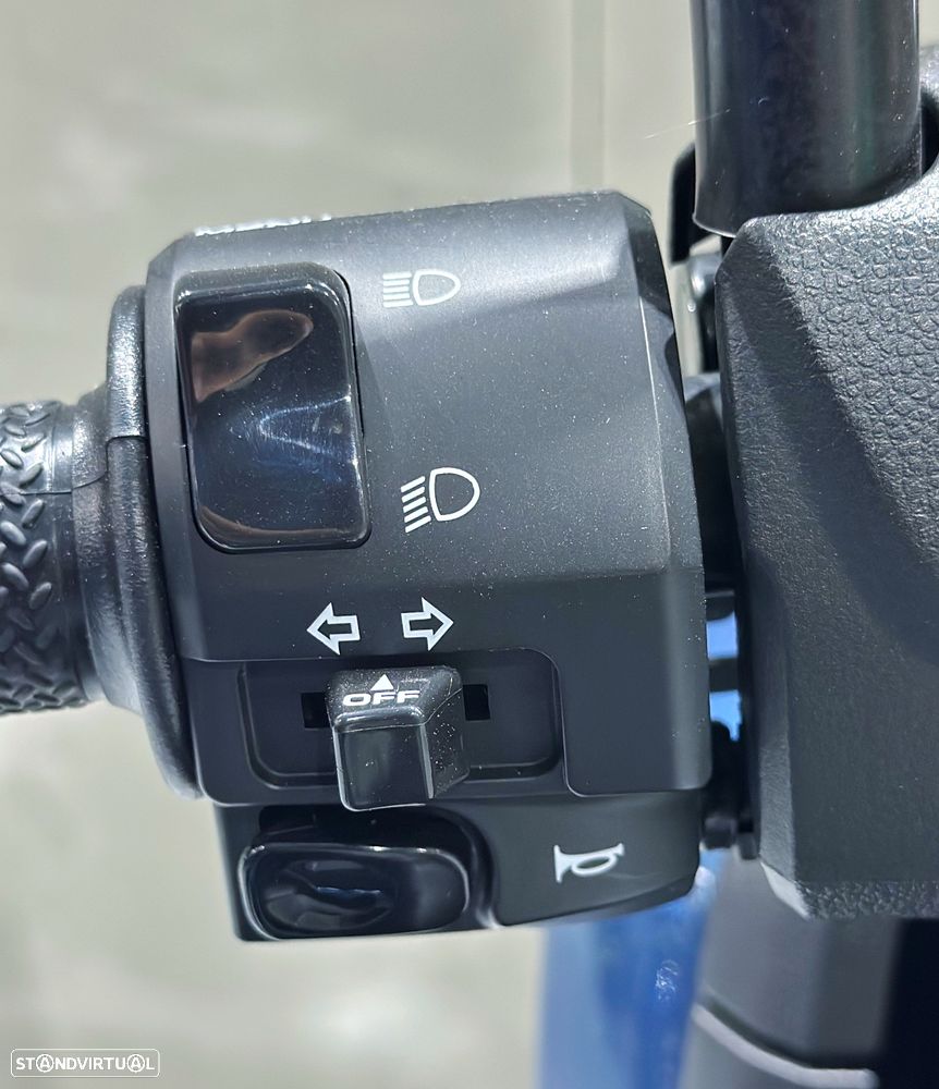 Yamaha NMAX 125 - 8
