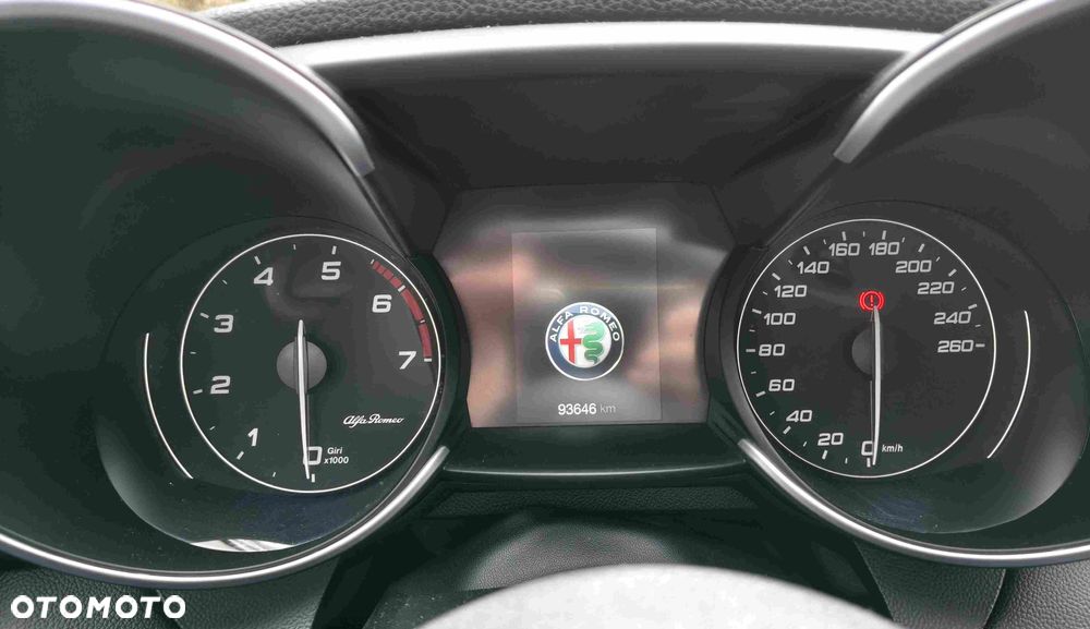 Alfa Romeo Giulia - 14