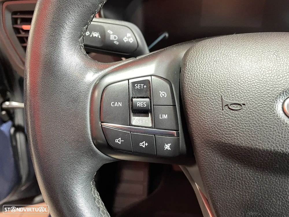 Ford Focus 1.0 EcoBoost S&S ACTIVE DESIGN - 10