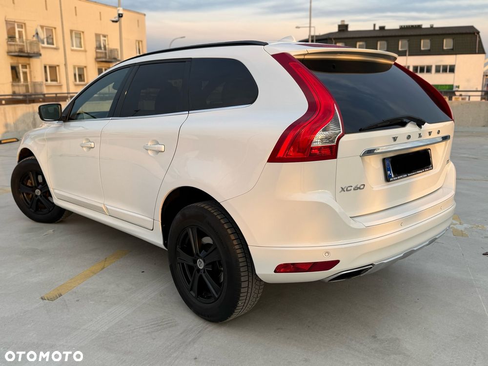 Volvo XC 60 D4 Momentum - 4