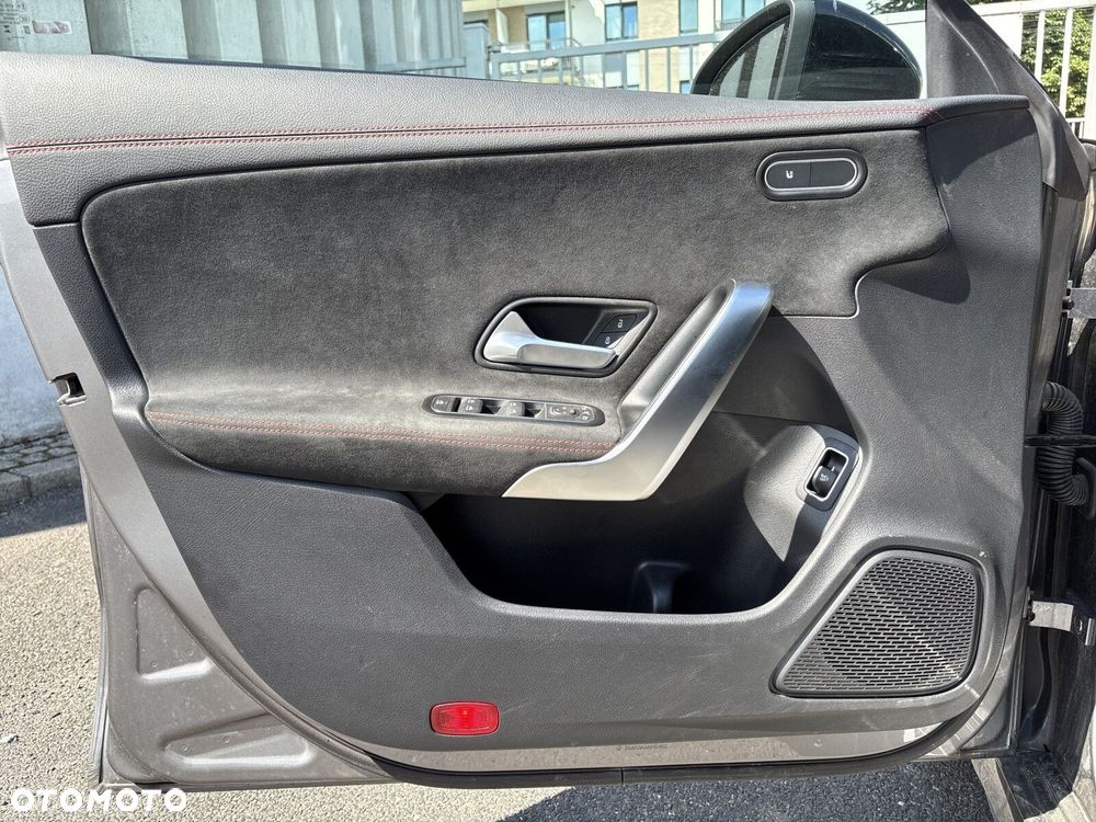 Mercedes-Benz CLA - 16