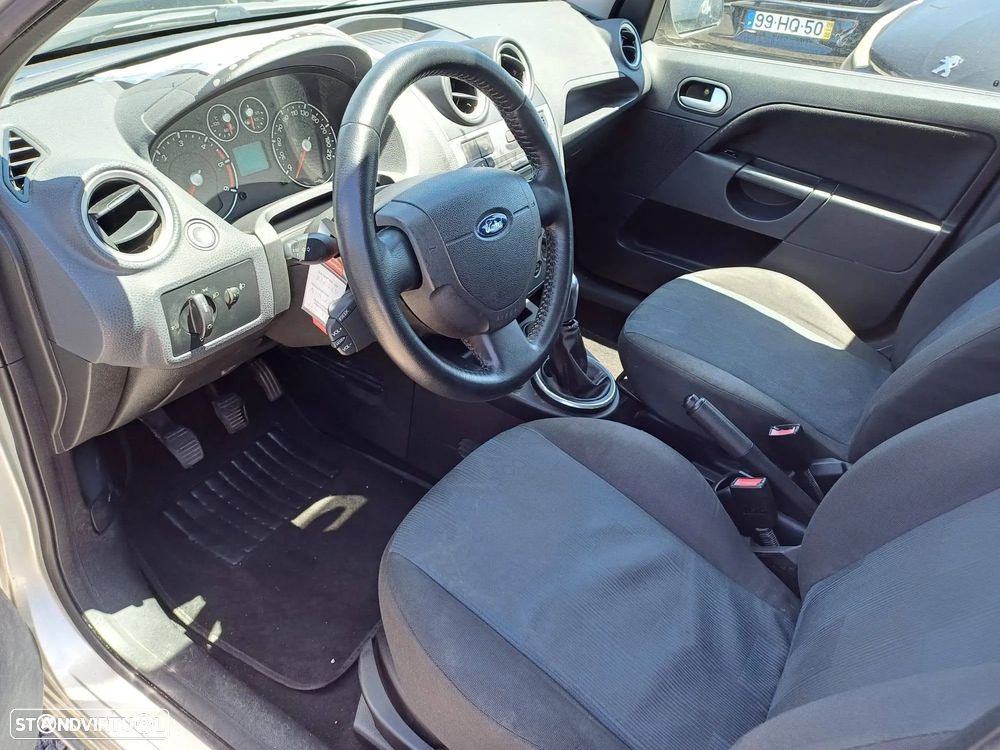 Ford Fiesta 1.4 TDCI Ghia - 6