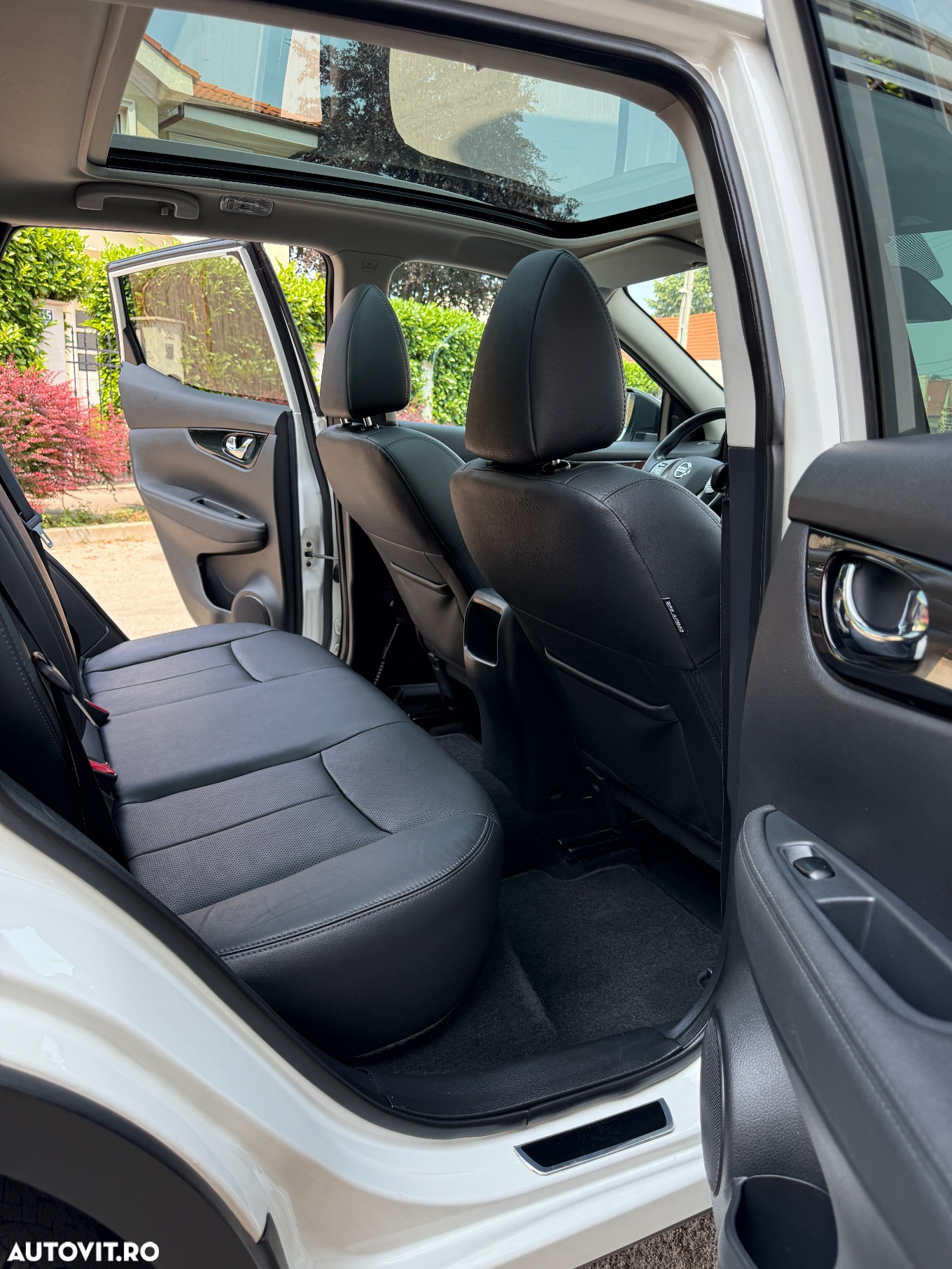 Nissan Qashqai 1.6 DCI Xtronic TEKNA - 8