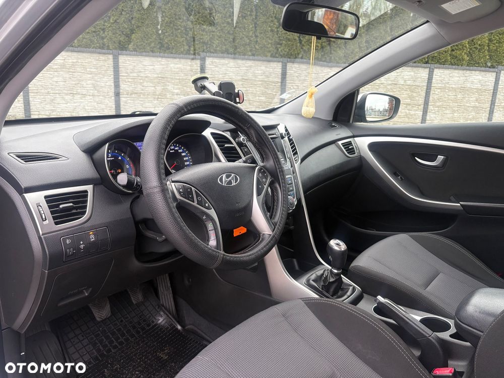 Hyundai i30 i30cw 1.6 CRDi Intro Edition - 16