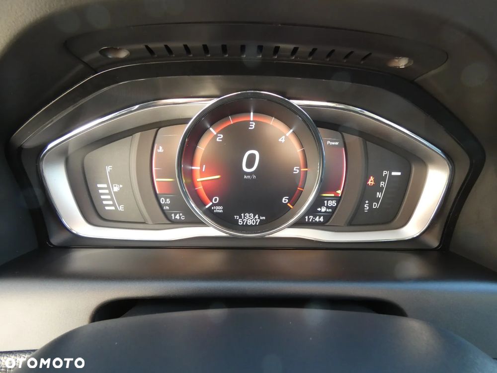 Volvo XC 60 D5 AWD Geartronic Summum - 22