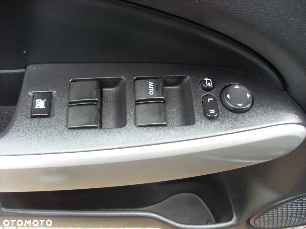 Mazda 2 1.3 Navi + - 11