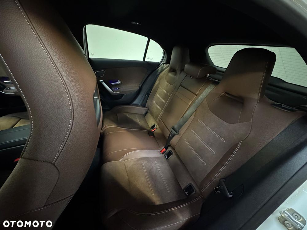 Mercedes-Benz Klasa A 220 4-Matic AMG Line 8G-DCT - 5