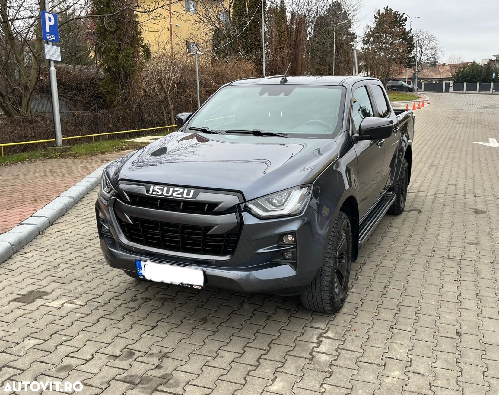 Isuzu D-Max 1.9 DSL 4x4 Double Cab AT Executive - 1