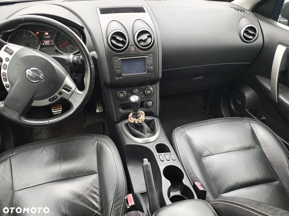 Nissan Qashqai 2.0 dCi DPF tekna - 8
