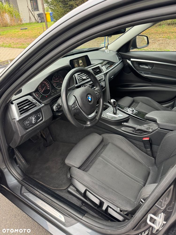 BMW Seria 3 320d Sport Line - 13