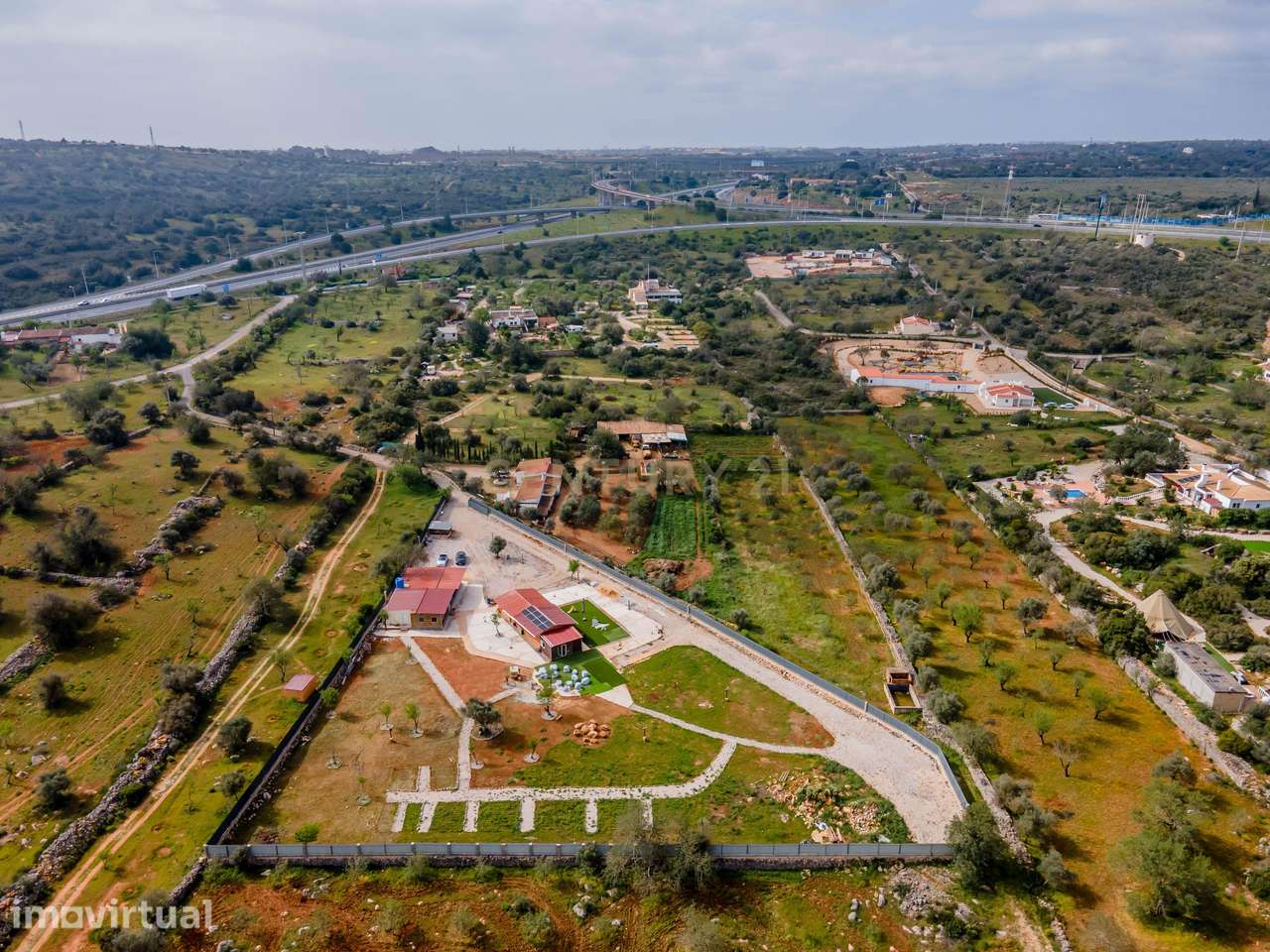 Terreno Rustico de 5600m2 transformado em quinta - Paderne - Grande imagem: 4/30