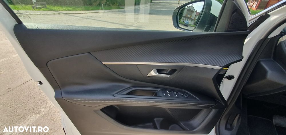Peugeot 3008 PureTech 130 Stop & Start GPF EAT8 Active Business-Paket - 38