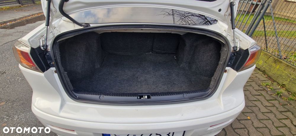 Mitsubishi Lancer 1.6 Intense - 6