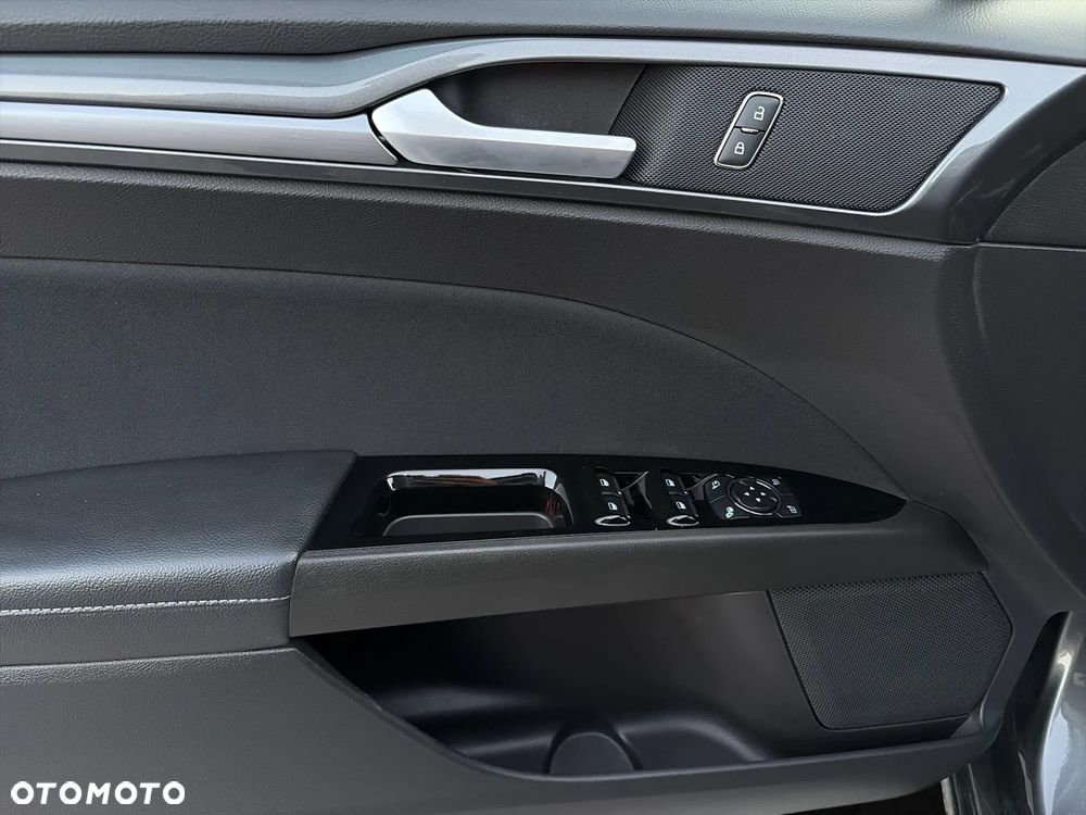 Ford Mondeo 2.0 Hybrid Titanium - 12