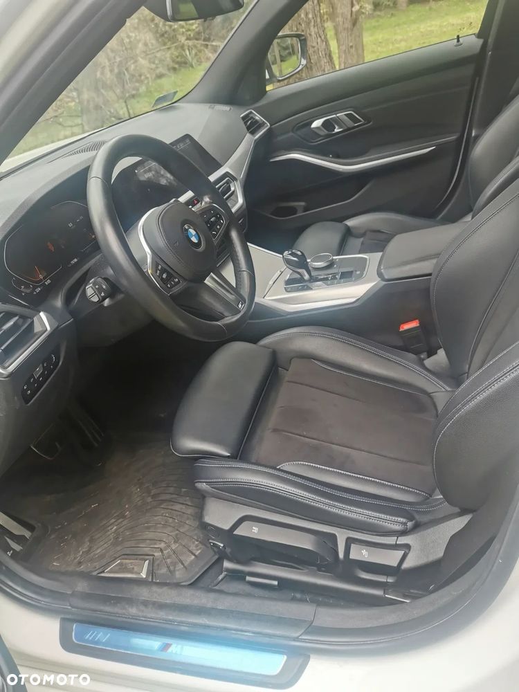 BMW Seria 3 320i M Sport - 8