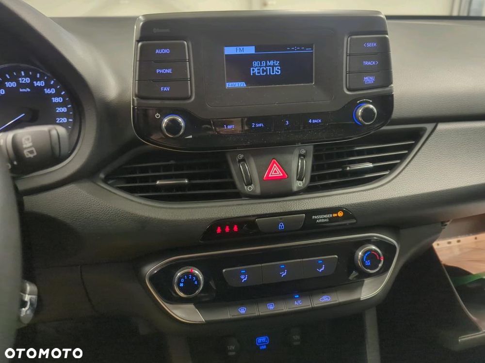 Hyundai i30 1.0 T-GDI Classic + - 11