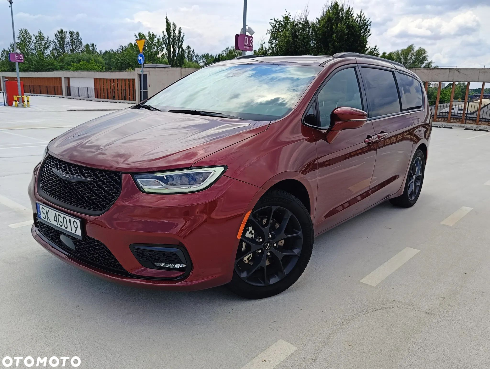 Chrysler Pacifica - 1