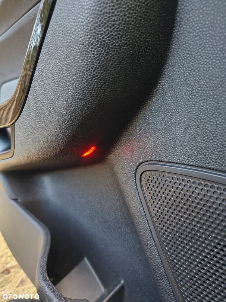 Ford Fiesta 1.0 EcoBoost Trend - 23