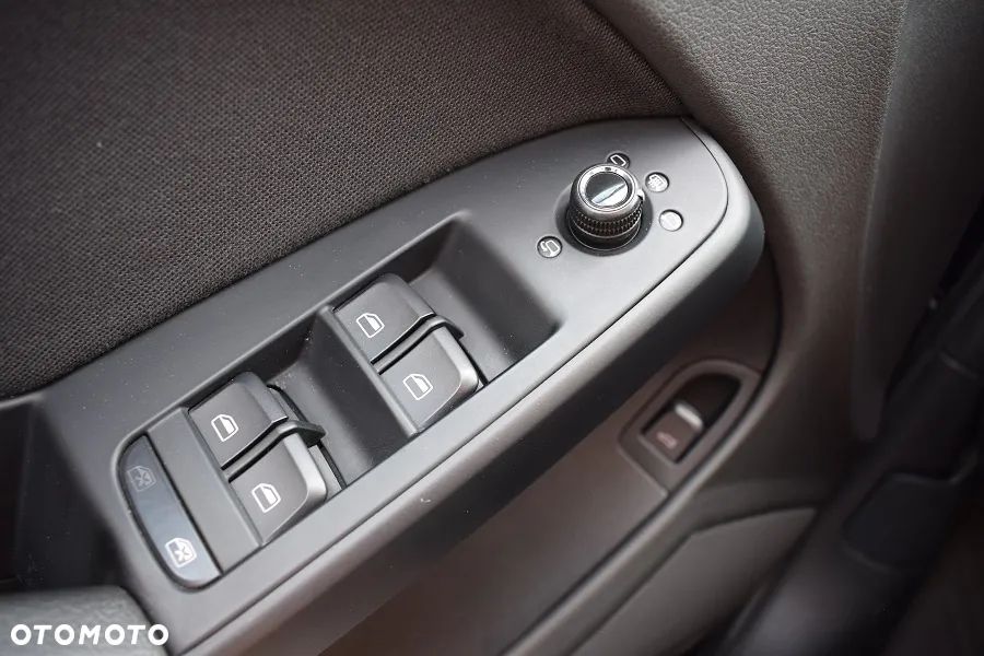 Audi A4 Limousine 2.0 TDI DPF Ambiente - 17