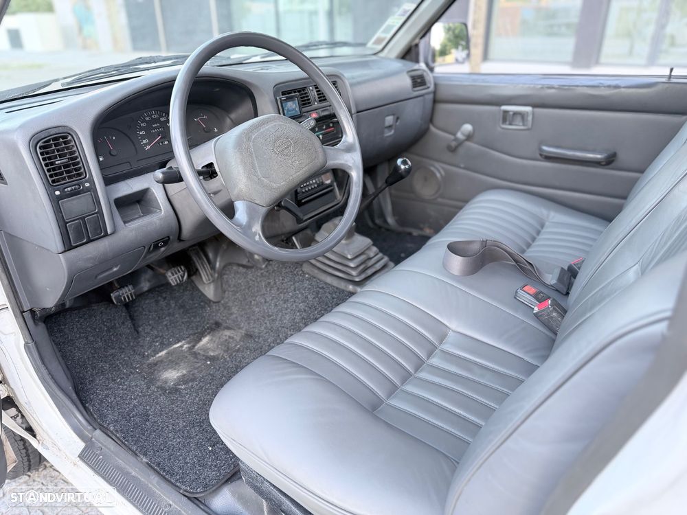 Nissan Pick Up 2.5 D - 8