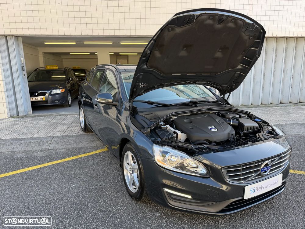 Volvo V60 2.0 D4 Momentum Eco - 45