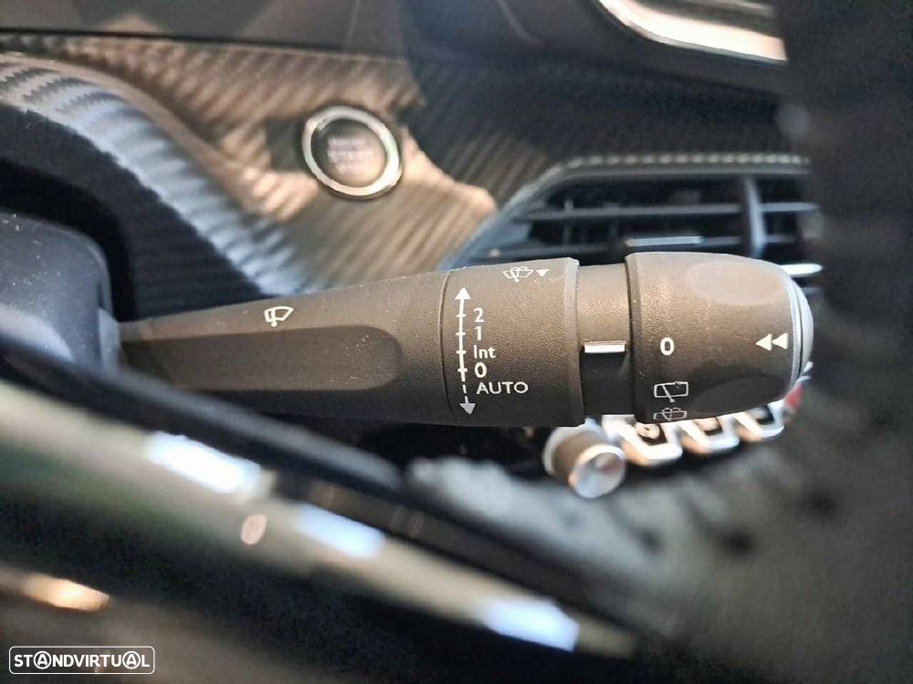 Peugeot 208 — fotografia 15