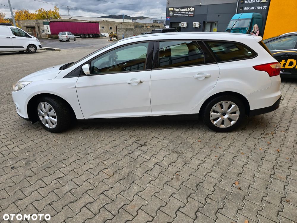 Ford Focus Turnier 1.6 TDCi ECOnetic 88g Start-Stopp-Sy Titanium - 7