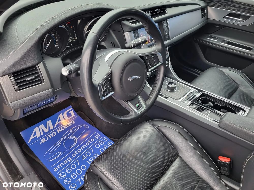 Jaguar XF 2.0 i4D AWD R-Sport - 17