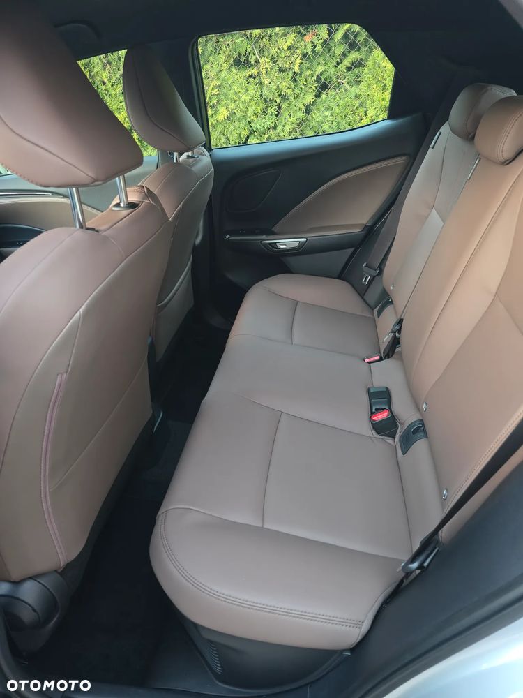 Lexus LBX FWD Original Edition - 11