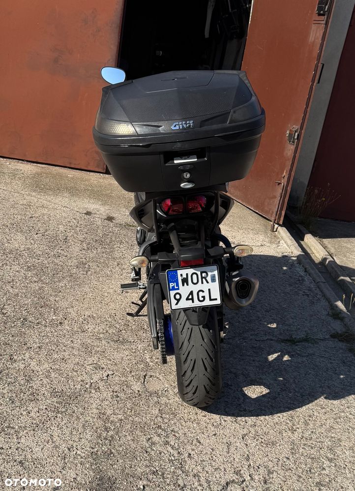 Yamaha FZ8 - 3