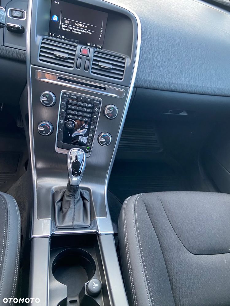 Volvo XC 60 D4 AWD Momentum - 10