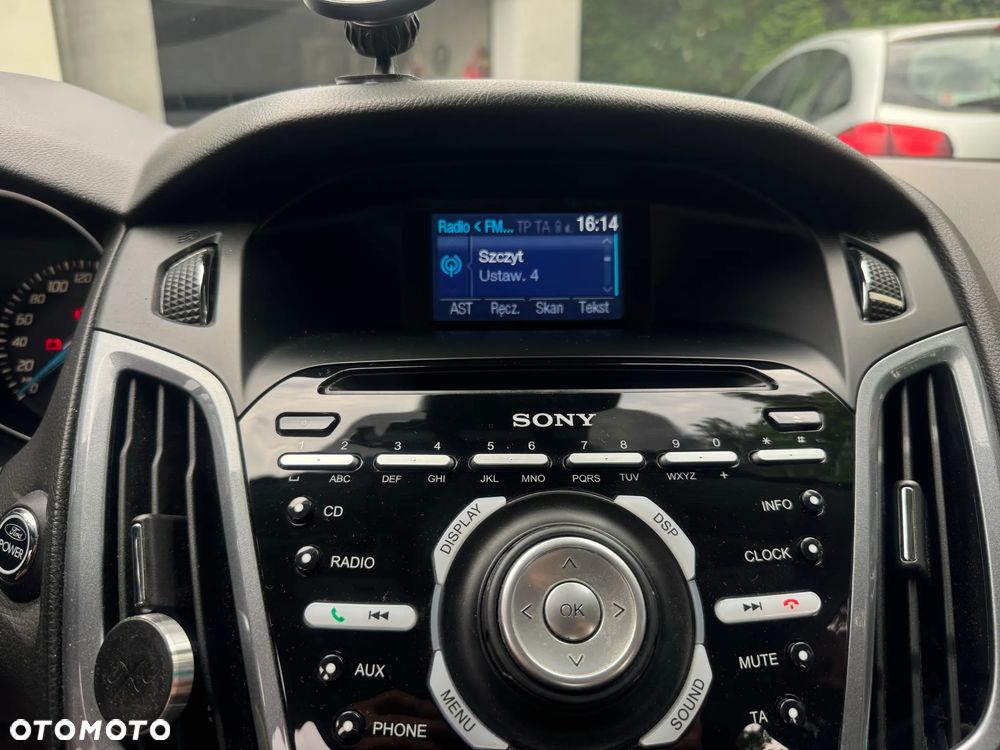 Ford Focus 1.6 EcoBoost Edition - 19