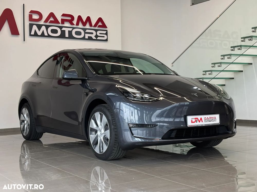 Tesla Model Y - 3