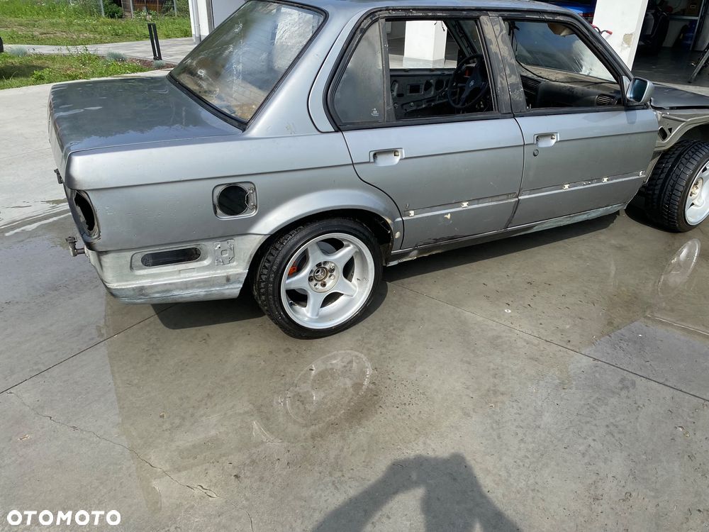 BMW Seria 3 325i - 2