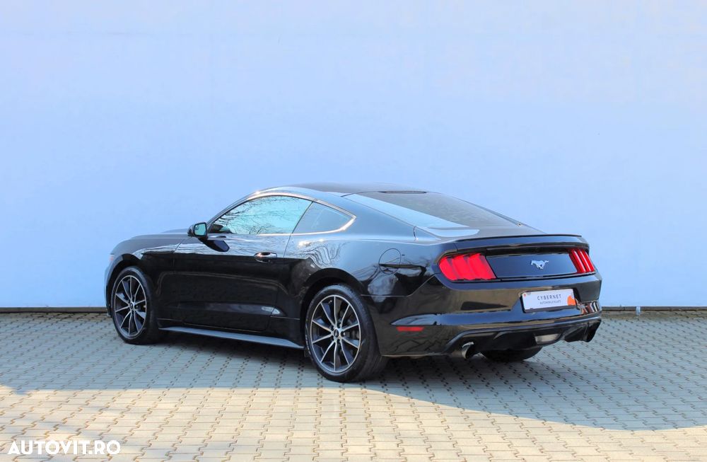 Ford Mustang 2.3 EcoBoost Aut. - 3