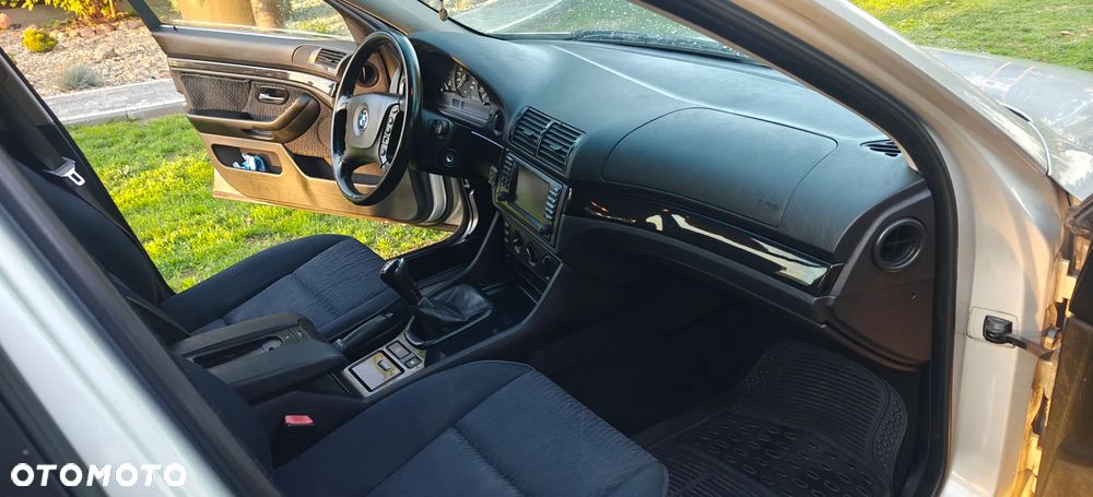 BMW Seria 5 520d - 5