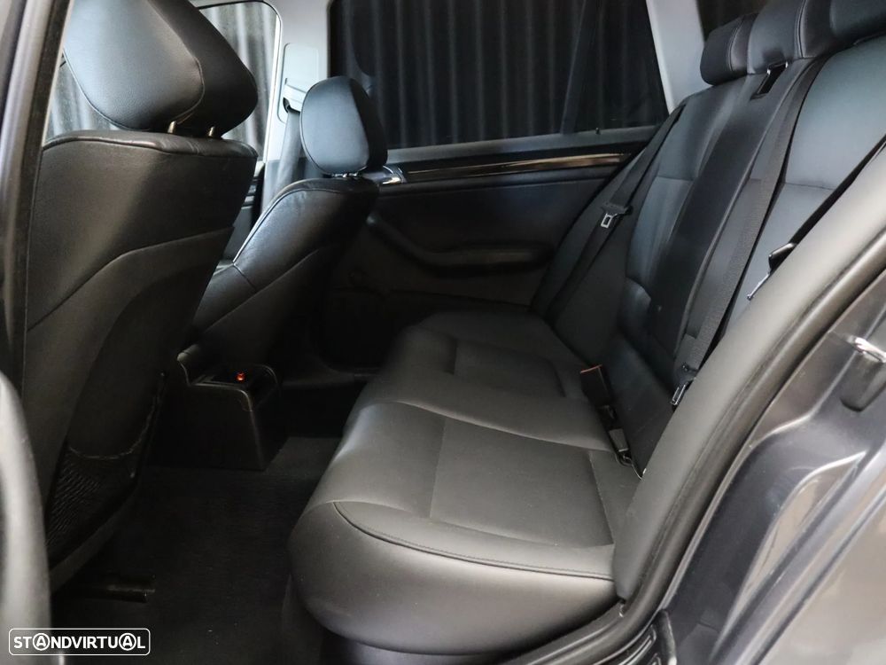 BMW 320 d Touring - 12