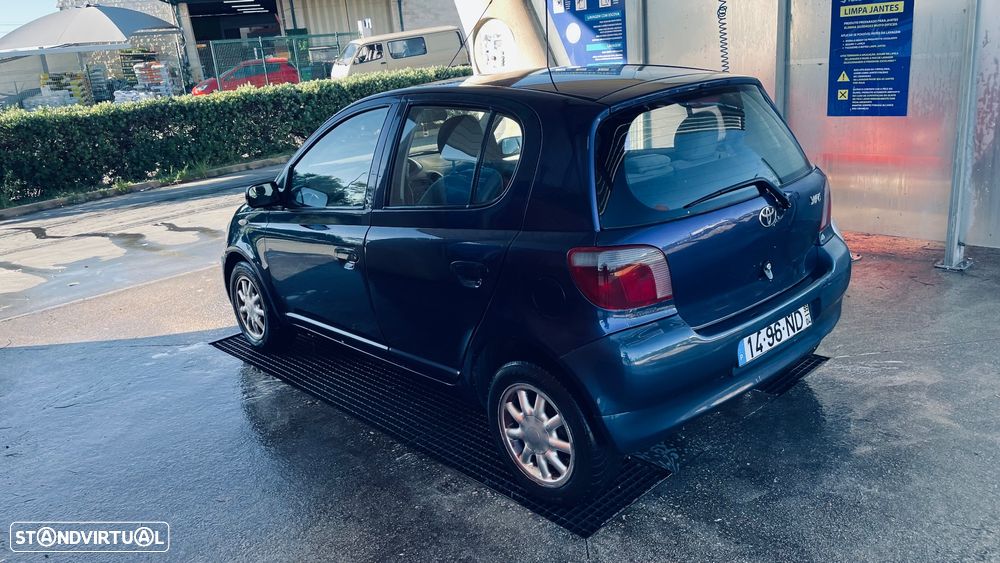 Toyota Yaris 1.0 Base - 3