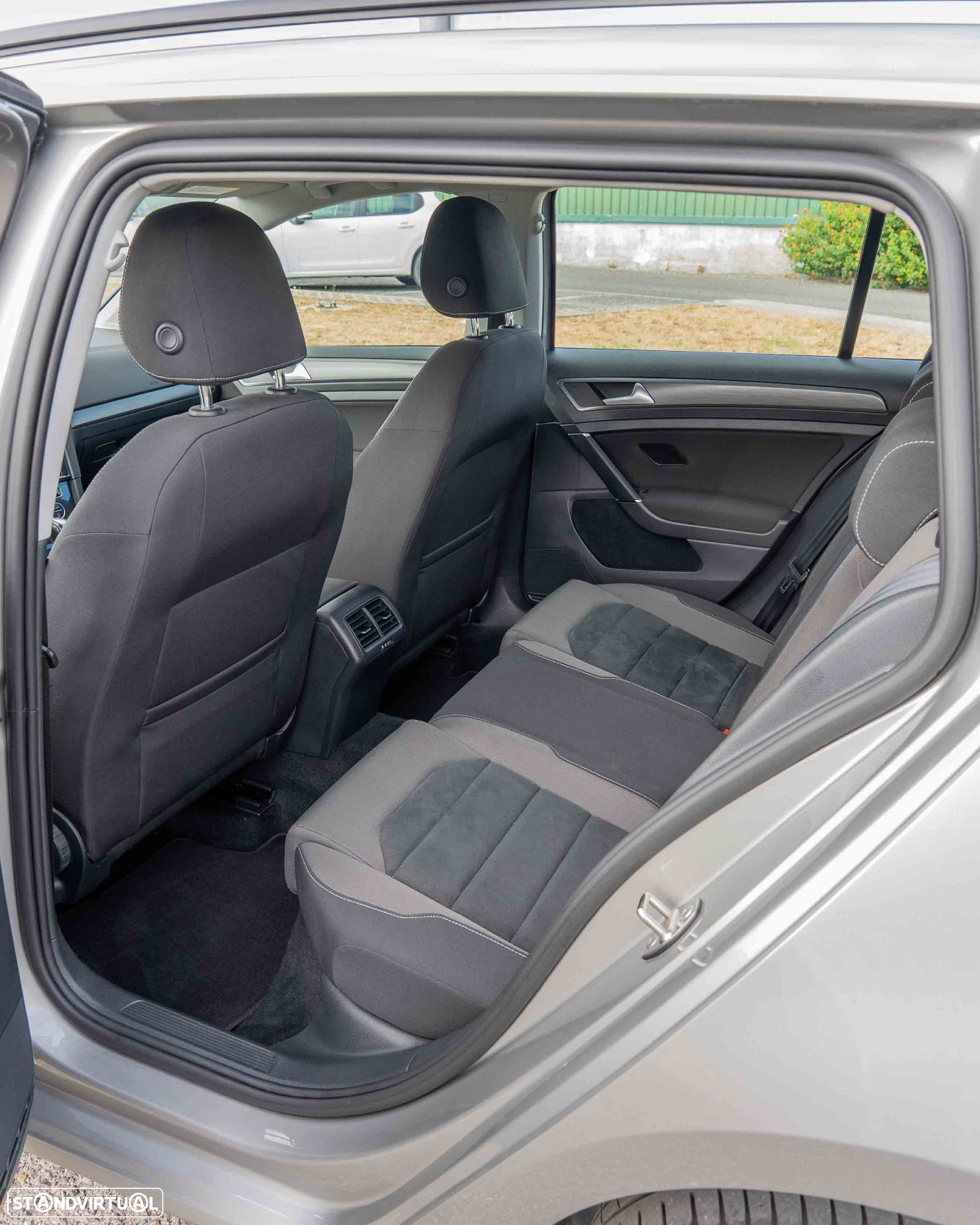 VW Golf Variant 1.6 TDi Highline DSG - 15