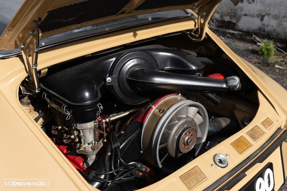 Porsche 911 Série F - 11