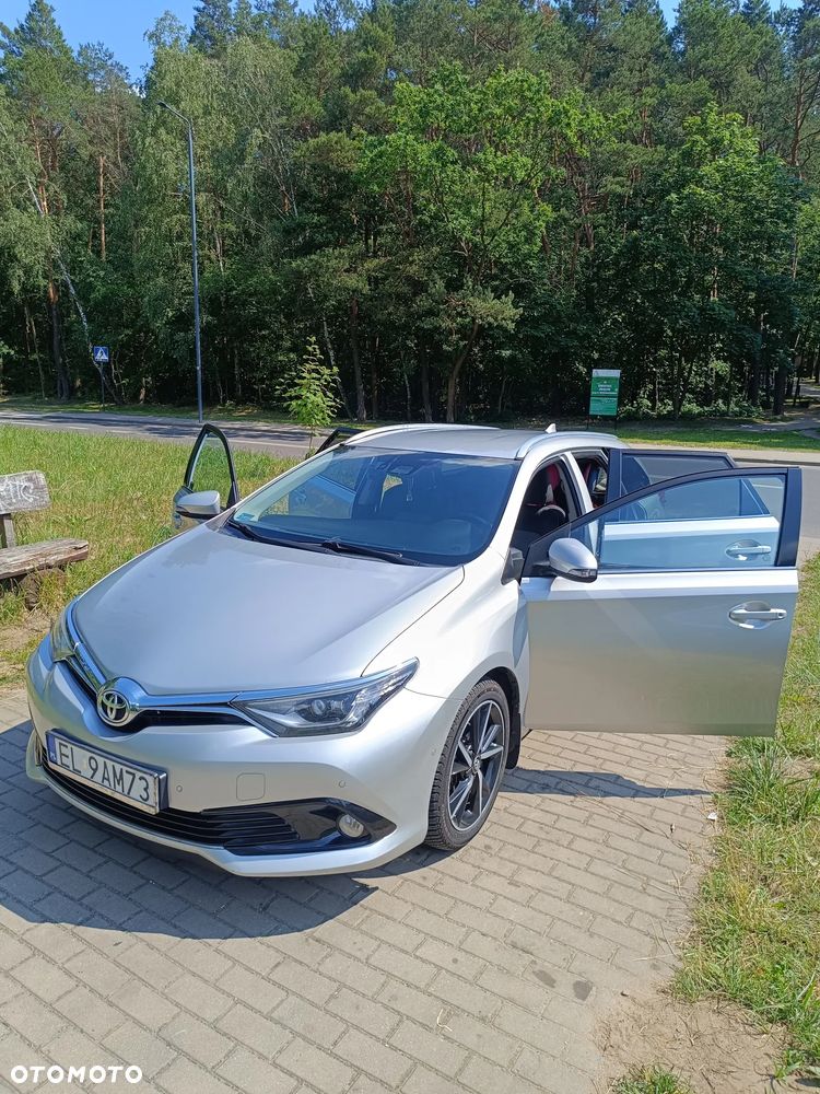 Toyota Auris 1.6 D-4D Prestige - 14
