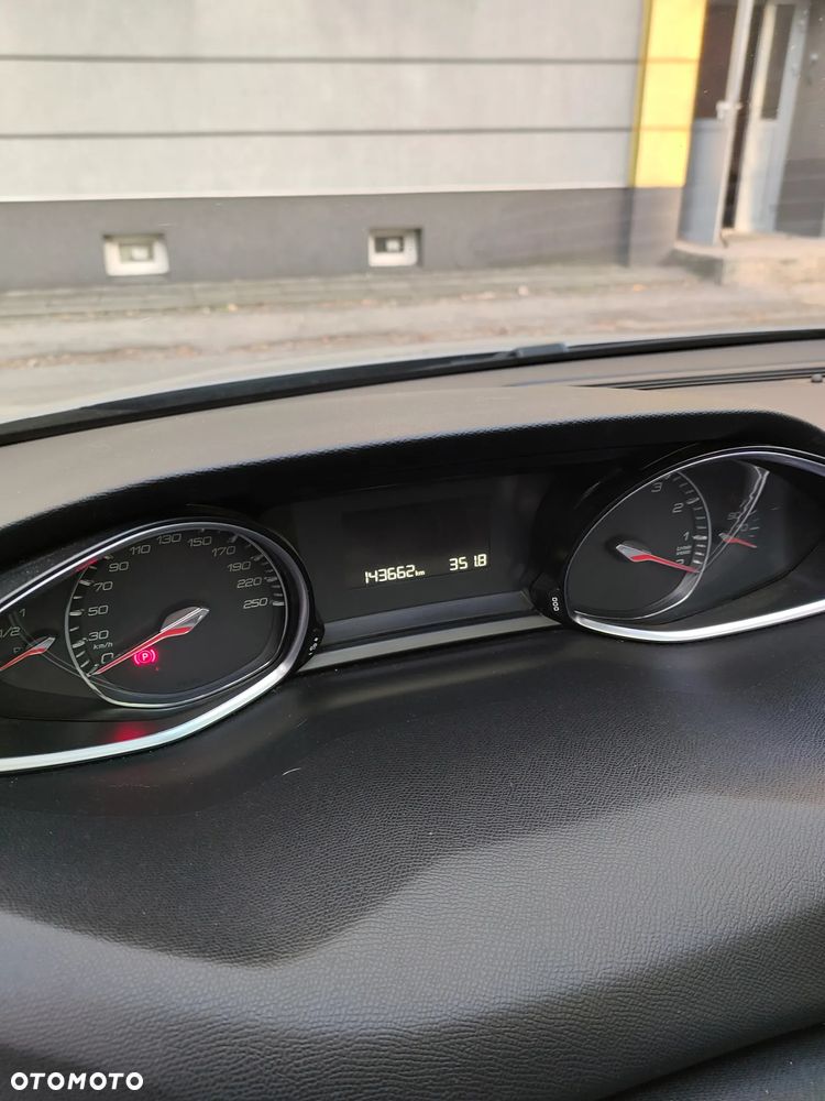 Peugeot 308 1.6 THP Allure - 6