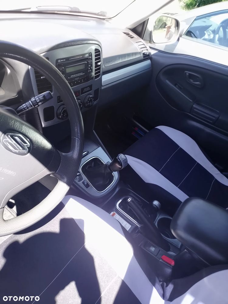 Suzuki Grand Vitara 2.0 - 17