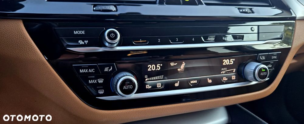 BMW Seria 5 520d Luxury Line - 28